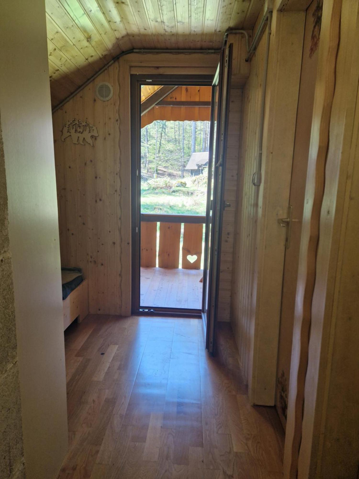 Koca V Gozdu, Forest House Near Bled Exterior photo