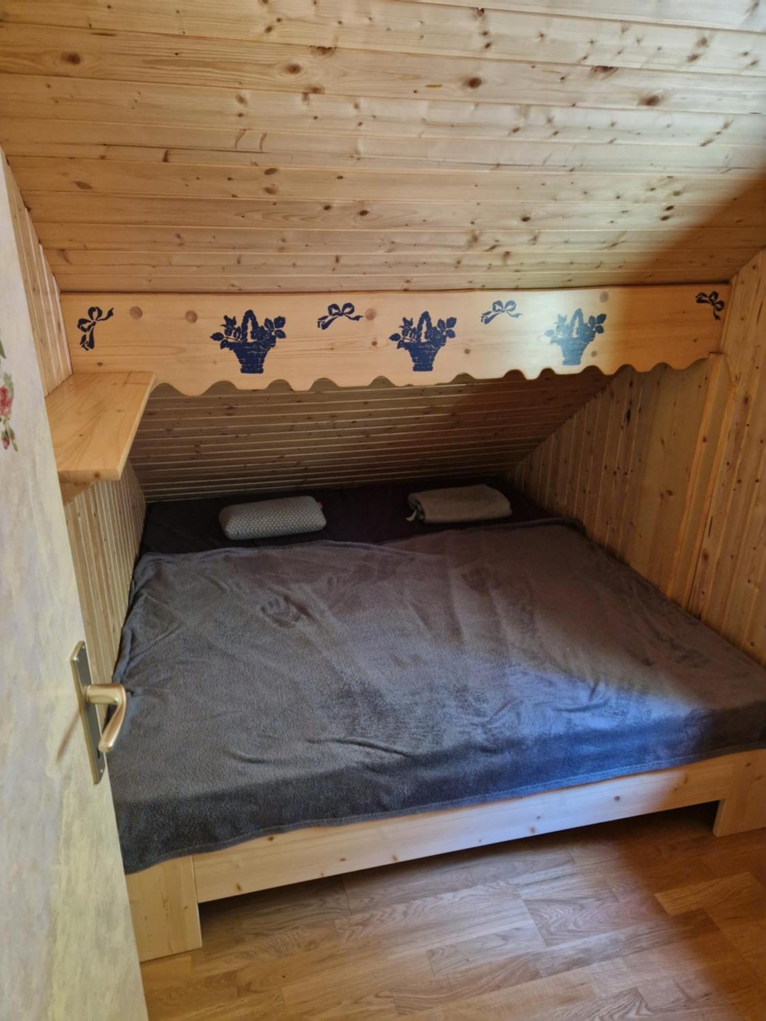 Koca V Gozdu, Forest House Near Bled Exterior photo