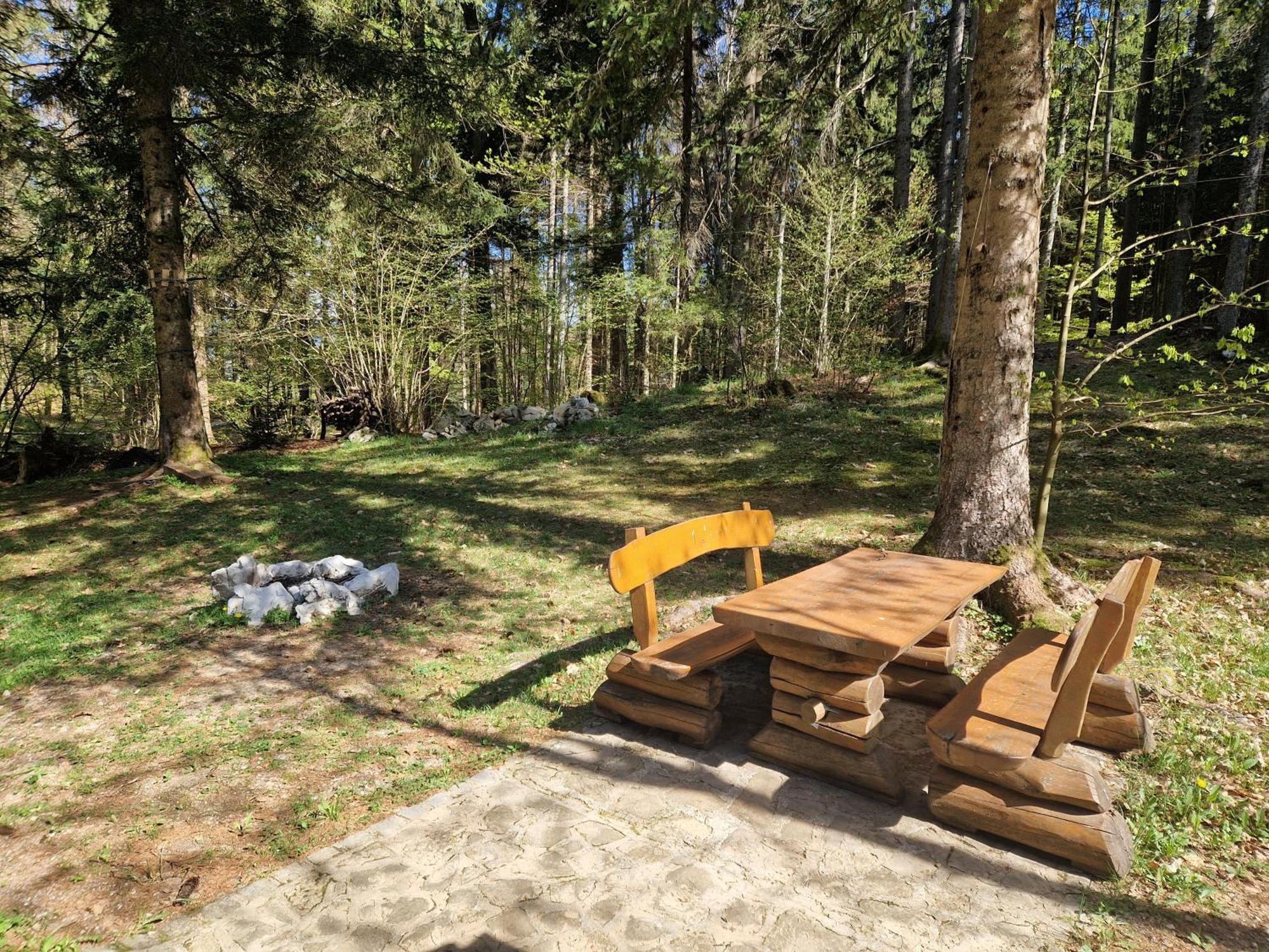 Koca V Gozdu, Forest House Near Bled Exterior photo